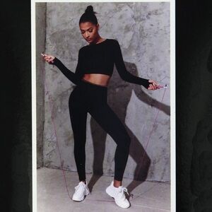 Sleek Black Women's Leggings